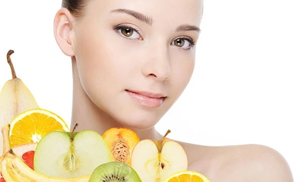 Cum dieta și stilul de viață influențează sănătatea pielii